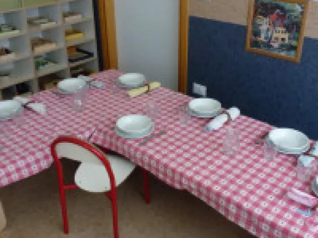 vista della sala da pranzo del nido