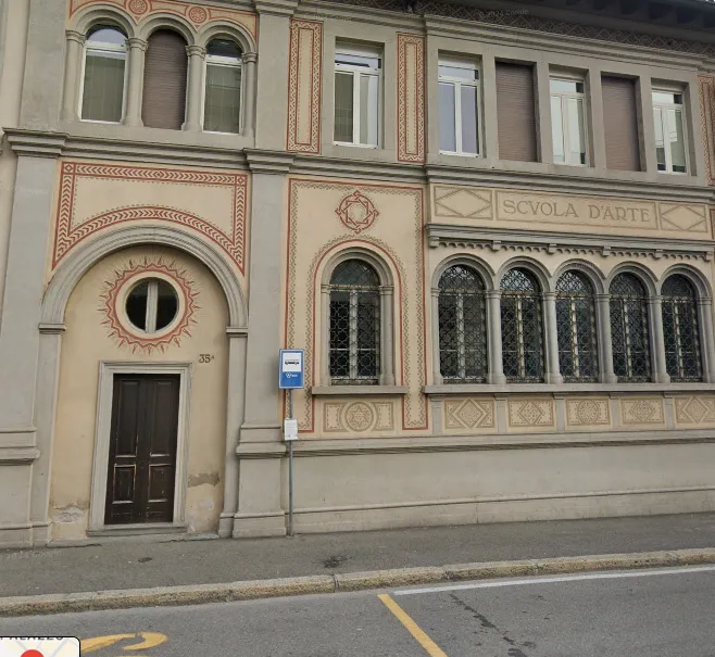Facciata scuola Fantoni