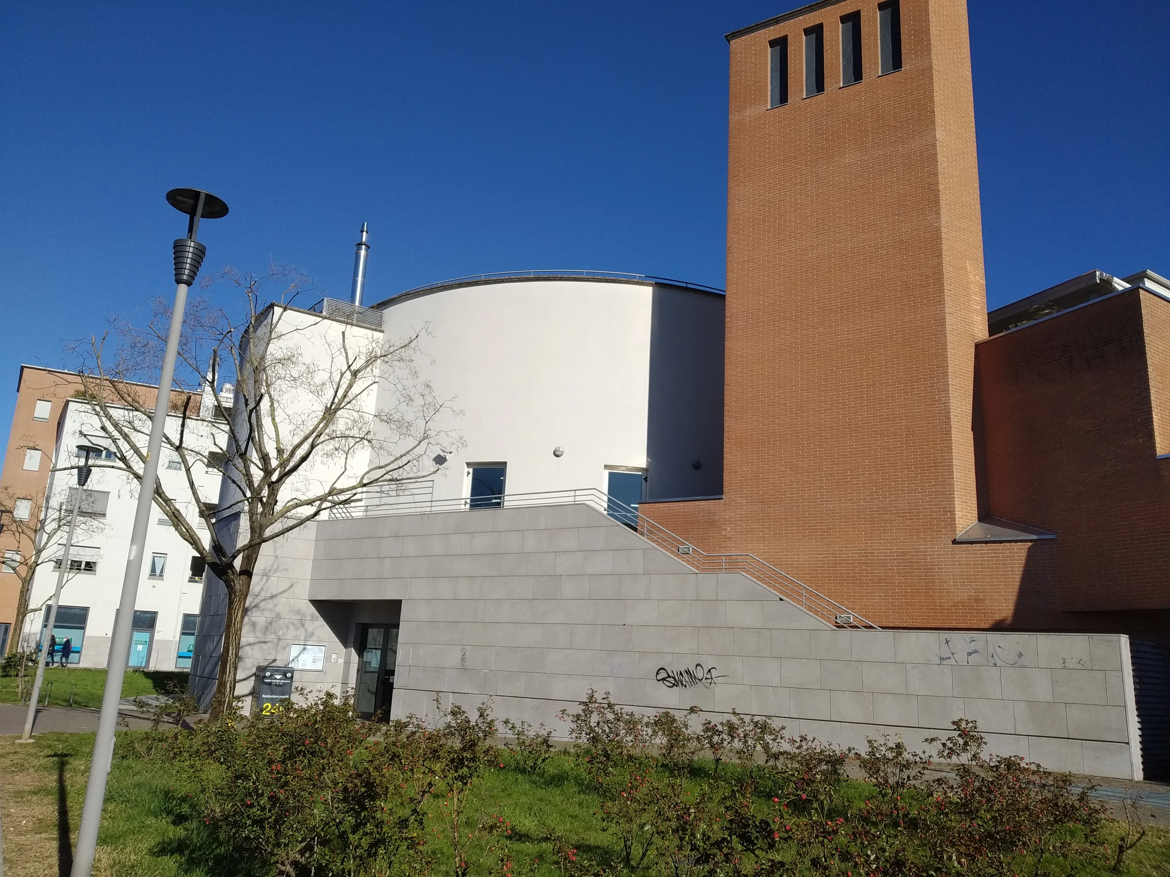 Esterno della biblioteca
